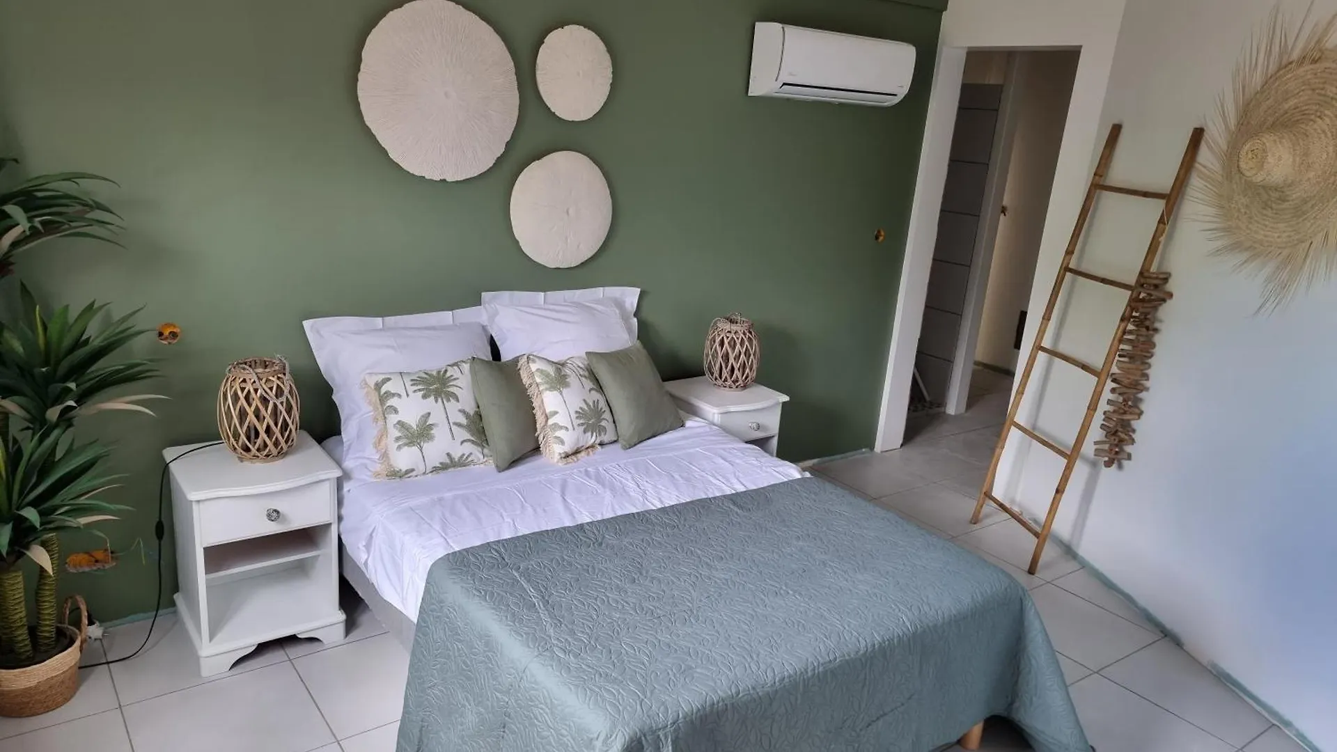 Holiday home Villa L'Anjou Creole A Sainte Anne En Guadeloupe Avec Piscine Privee Et 2 Chambres Pour 4 Personnes